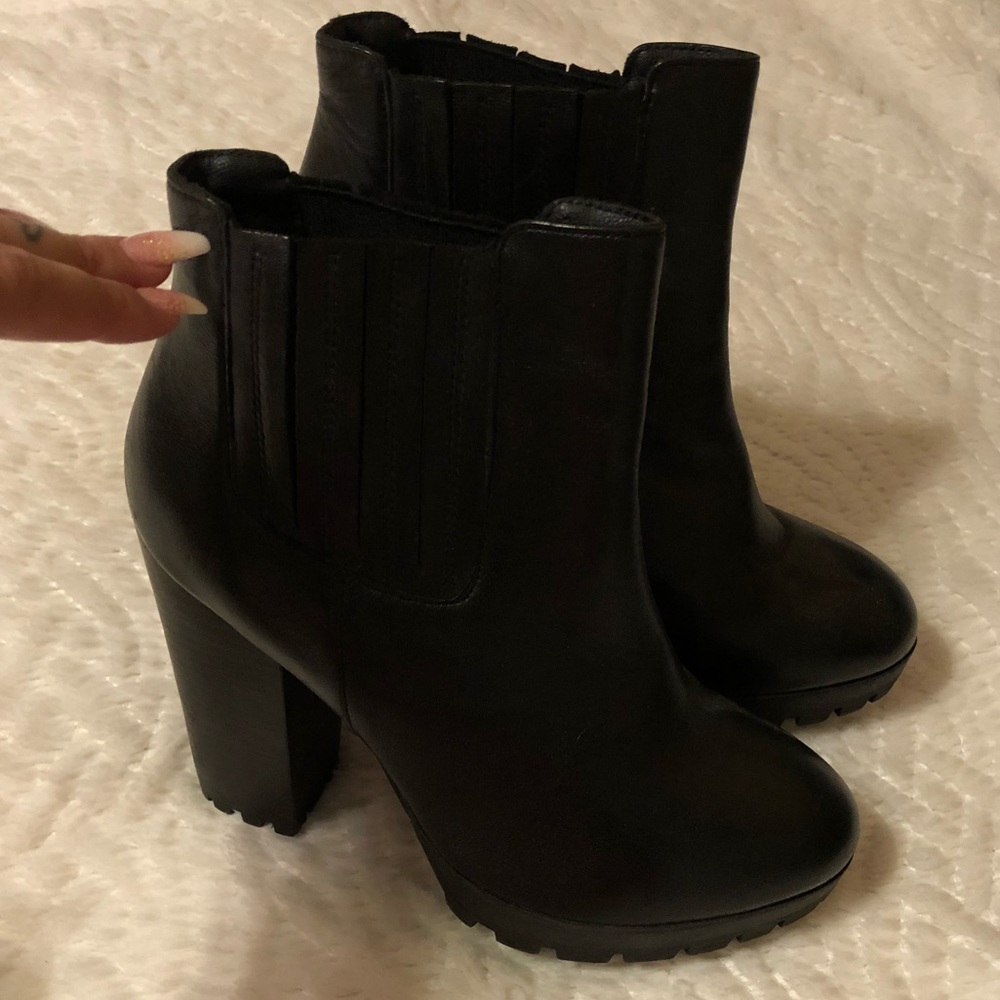 Ankle boots size 8 black